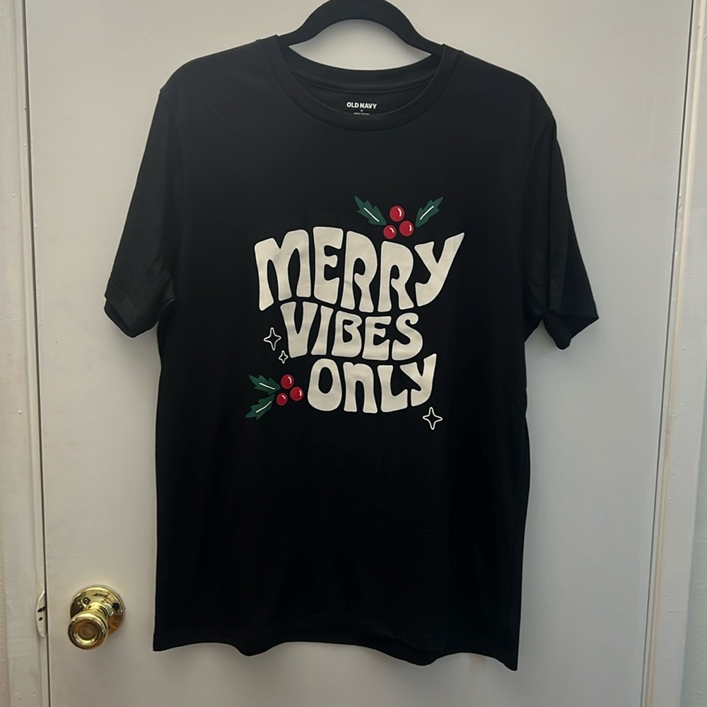 Unisex Old Navy Christmas T Shirt